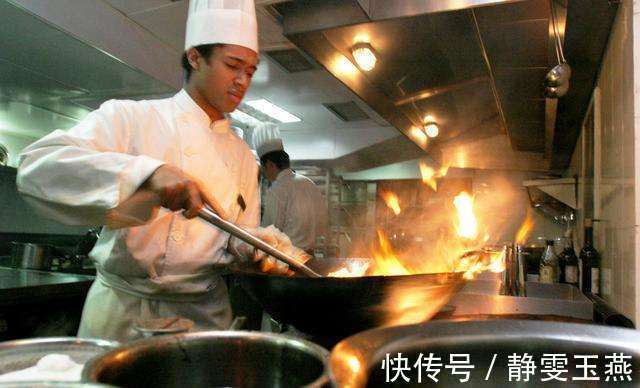 味精、鸡精和酱油,哪种调味品对身体伤害更大大部分人吃错了