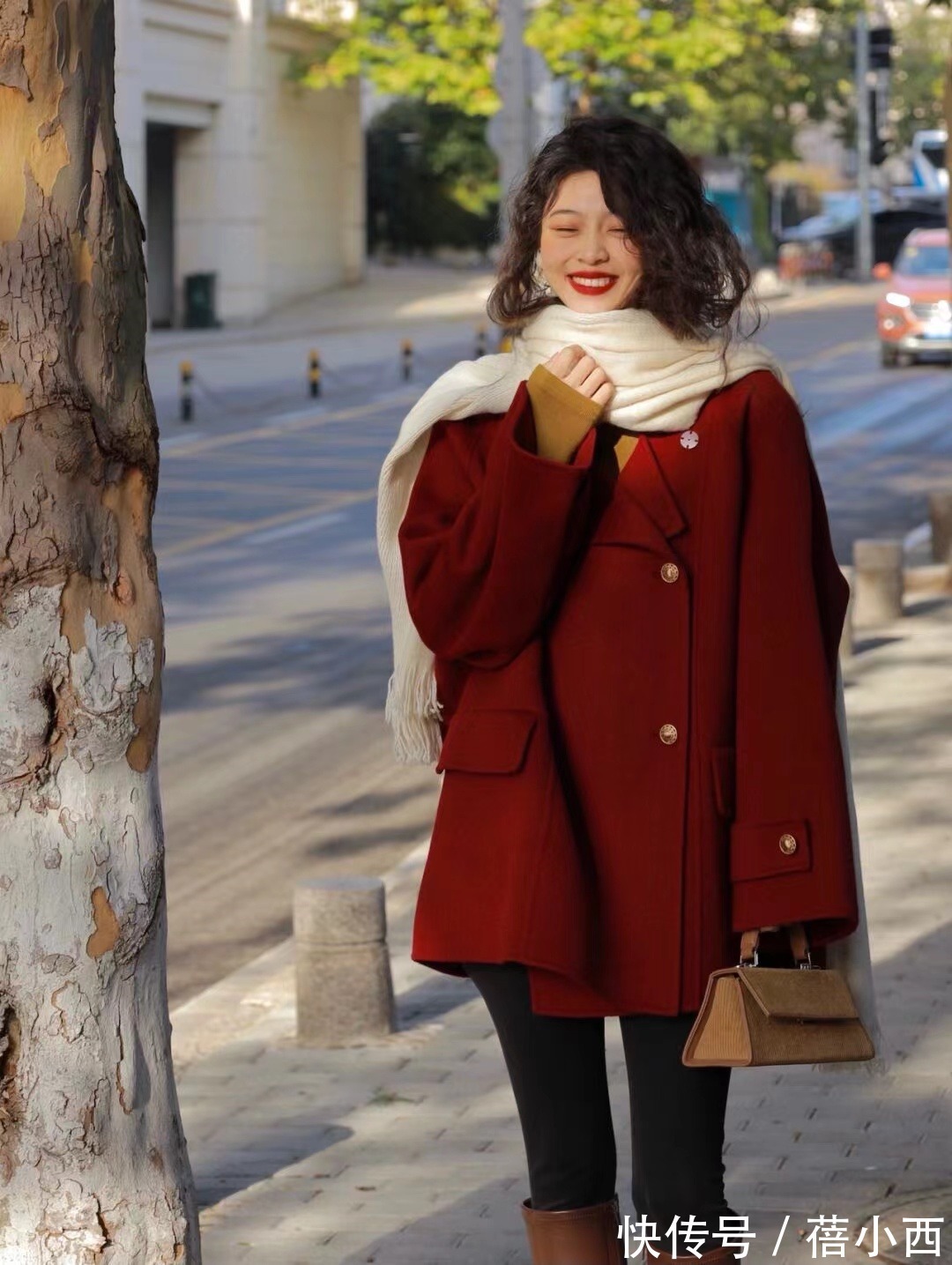 大长腿 过年走亲戚怎么穿?试试这些大衣的高级穿法,气场全开长辈都夸你