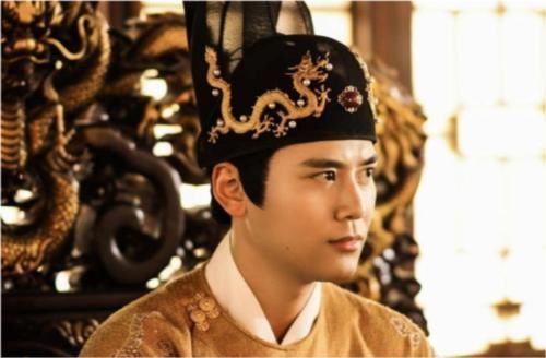 彡茂|我国有一姓氏，只有短短三笔，但很多人张口就读错，你能念对吗？