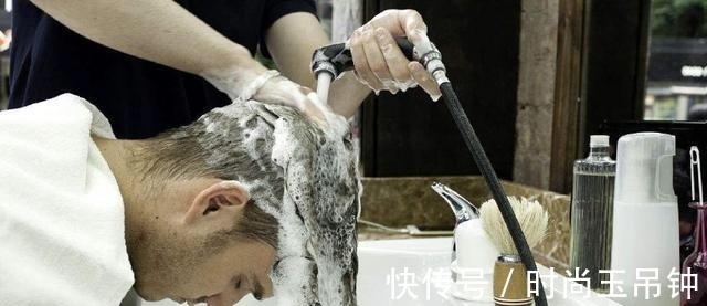 头皮|为什么理发店使用的洗发水,超市基本没有卖?说出来你可能不信