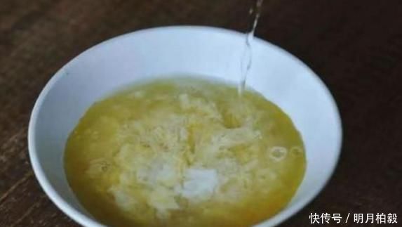 身体|每天一碗“开水冲鸡蛋”,再滴2滴香油,身体慢慢会发生3个变化!