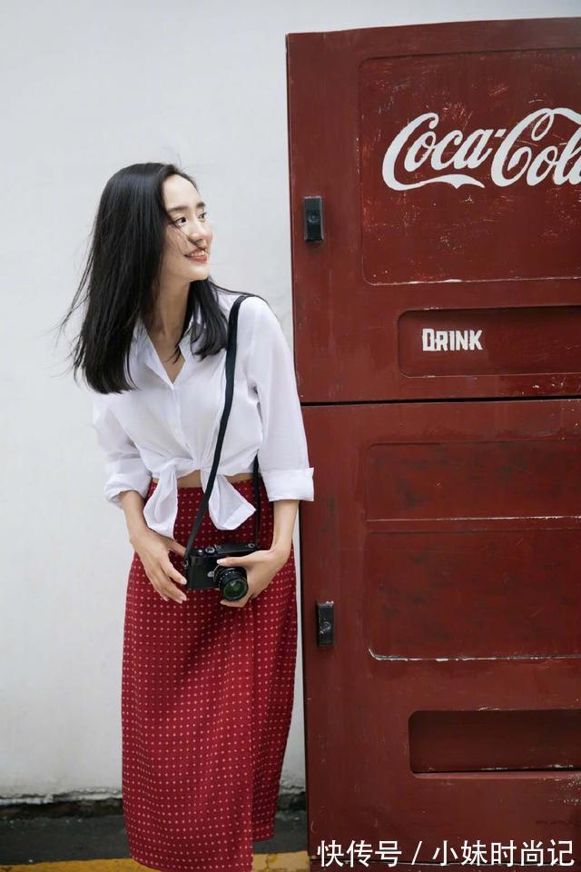 旗袍|王智美得有特点,衬衫系个结配红裙文艺复古