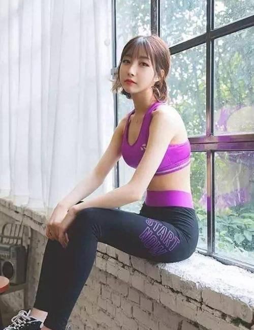 修身|打底裤简约又富有弹力,打造出高端气质女神范