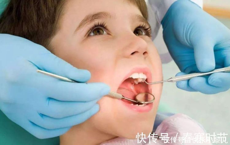 孩子|“双层牙”的孩子越来越多,和家长的习惯有关系,很多家庭仍在做