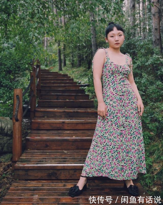 自信|谁说胖女孩不能穿吊带,辣目洋子穿得时髦又洒脱,130斤依旧自信