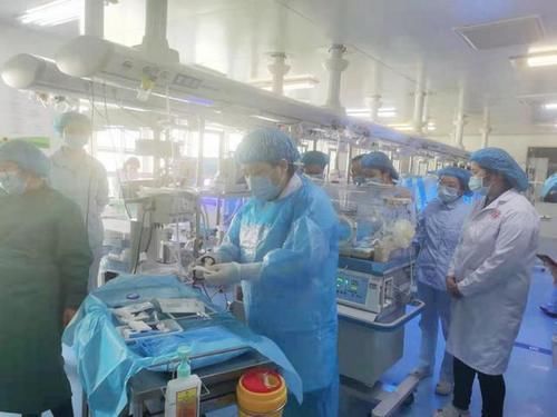 早产|守护生命,市妇幼保健院成功救治两名早产低体重儿