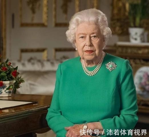 一条项链戴了76年,94岁英女王为你示范,珍珠项链这样戴才最优雅