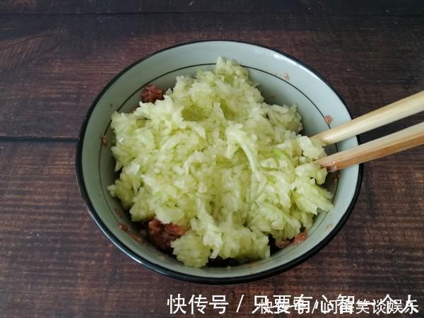 西葫芦|吃了20年饺子才知道,这个饺子馅最香,鲜嫩可口,吃1次忘不了