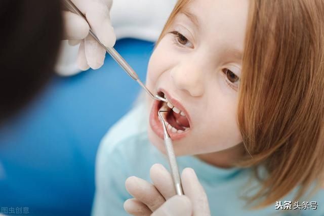 敞口杯|宝宝多大就要戒奶瓶了?晚戒奶瓶影响说话,4个方法轻松有效