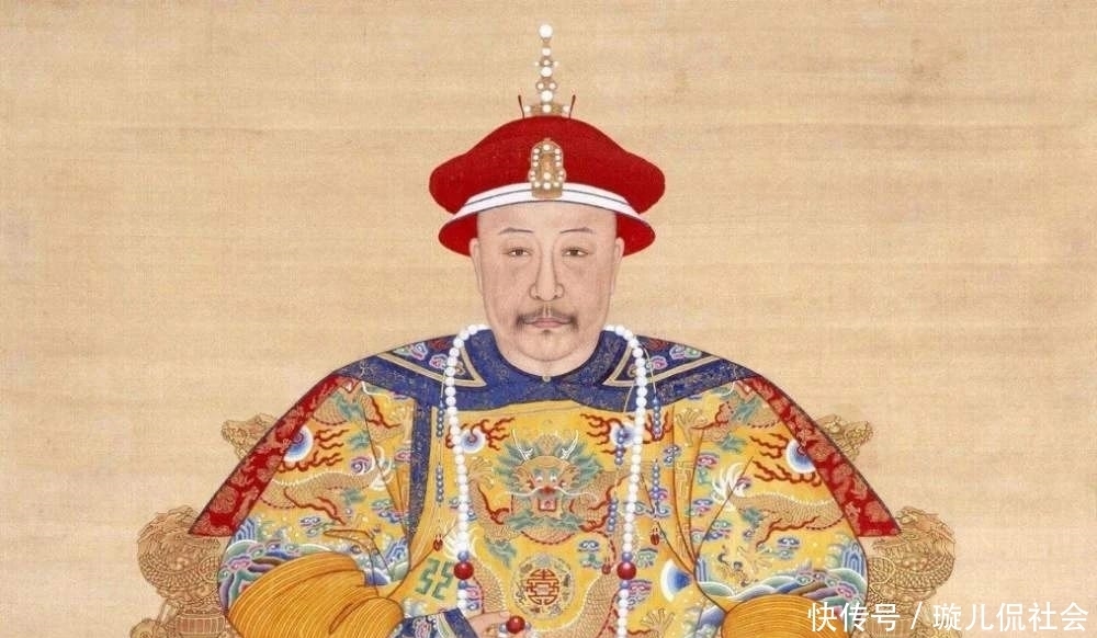 关系|嘉庆杀和珅，其实和钱没关系，看看他俩的关系，你就懂了