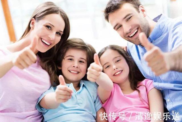 心理|中国式父母的“吹捧”，已成教育的“毒药”，请及时给孩子解毒