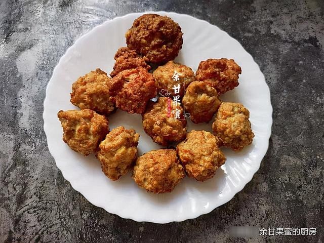 炸肉丸子|此菜零厨艺,将肉丸子与这食材同搭配,炖一炖上桌,光盘了