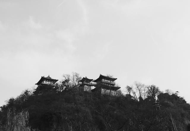 绝唱|辛弃疾:一首词里三问三答,却成了千古绝唱