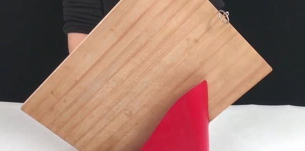 洗衣液空瓶扔掉等于在扔钱切几刀放在厨房，全家人都要抢着用