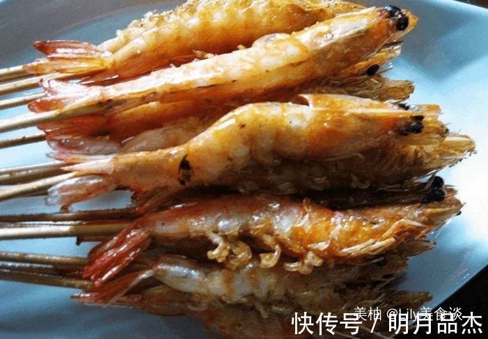 干掉|虾别再煮着吃了,我换种做法外酥里嫩,老公一口气干掉一盘,佩服