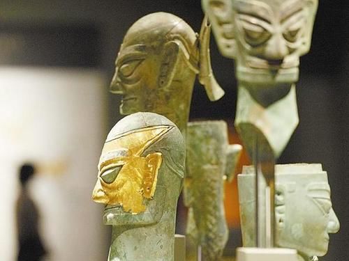 华夏文明5000年，为何易中天却否定5000年，坚称只有3700年文明？