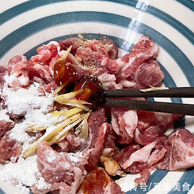 我奶奶教我的鹿茸菇蒸猪肉的技巧,一定要加它才好吃