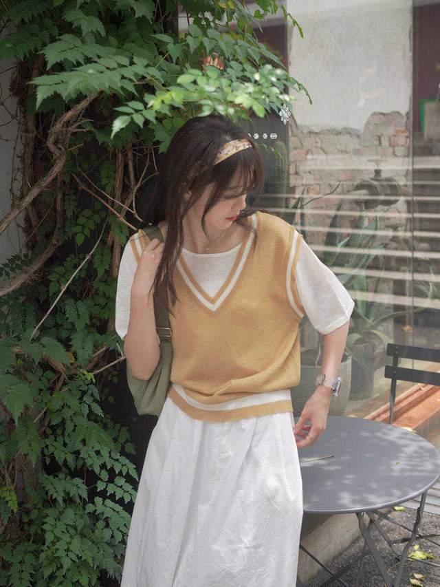 马甲|衬衫的叠穿原来这么好看,学会这3套叠穿简约又高级,谁能不爱?