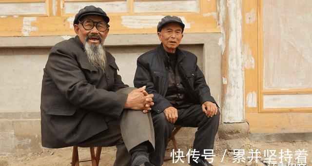 乐天知|人能活多久,民间俗语“人老两年坎”是什么意思?