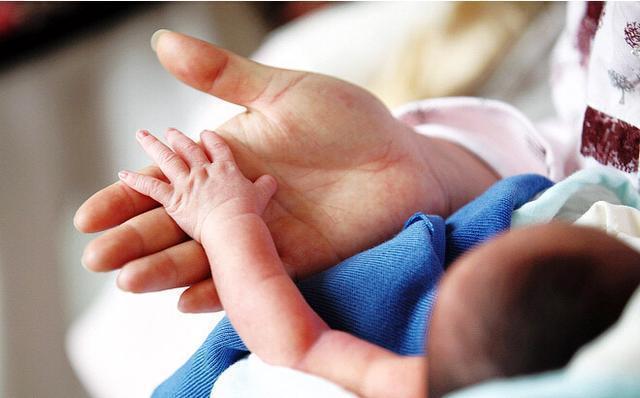 宝宝|怀胎七个月孕妈没忍住,宝宝生下来惨不忍睹,孕晚期有些食物别碰