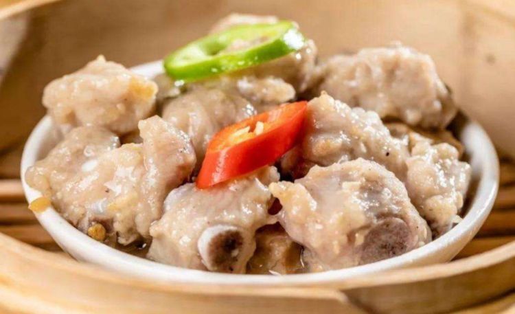 蒸排骨掌握“一个妙招”，蒸好后肉质软嫩，香气浓郁，不柴不腥