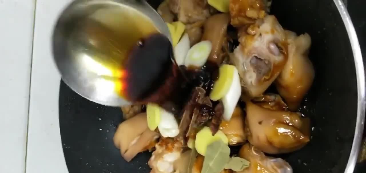 猪蹄怎么做好吃？2种任选1种，既解馋又美味，朴实中透着真实！