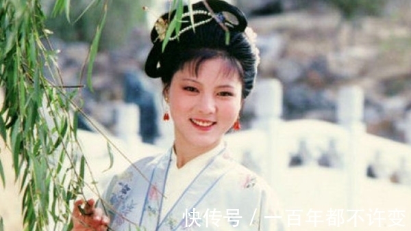 一起长大$袭人和宝玉为夫妻多年,为何从没怀孕,林黛玉一句玩笑话说出答案