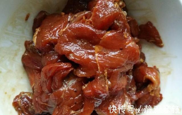 炒“牛肉”时牛肉总是不嫩,多做这2步,无论怎么做都鲜嫩爽滑!