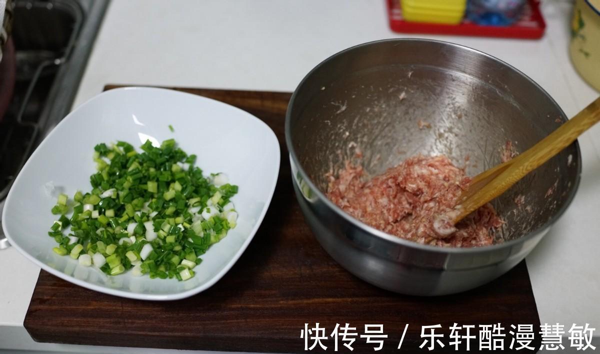 生煎包|生煎包外焦里嫩，汤汁丰富，一口享受，两口美味