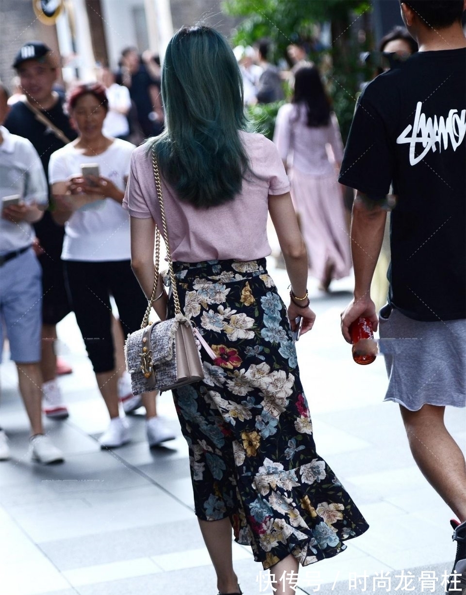 小肚子|相当有气质的北方美女,虽然有点小肚子,这样另类的女孩子你咋看