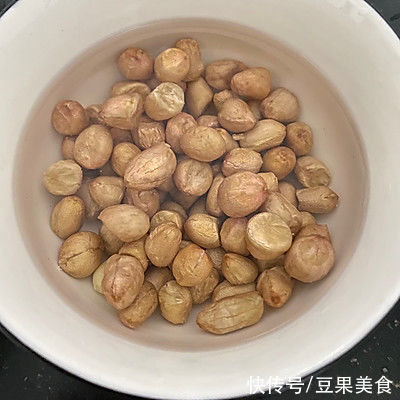 冰糖|原来做花生焖鸡脚这么简单