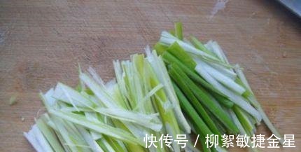 老一辈的腌芥菜丝做法真不错,做一次吃半月脆爽可口、咸香开胃!