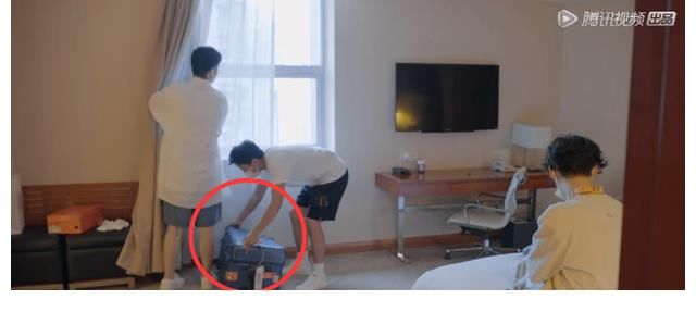 《五哈》回歸，鄧超鹿晗聯(lián)手導演整蠱彭昱暢，魏大勛被誤傷太搞笑