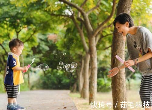 婴儿|婴儿进入“认生期”,需要及时的引导,容易培养出聪明的宝宝