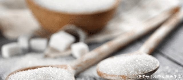 鲫鱼鲤鱼不咬钩只要在饵料中加点它,压根不担心没鱼上钩!