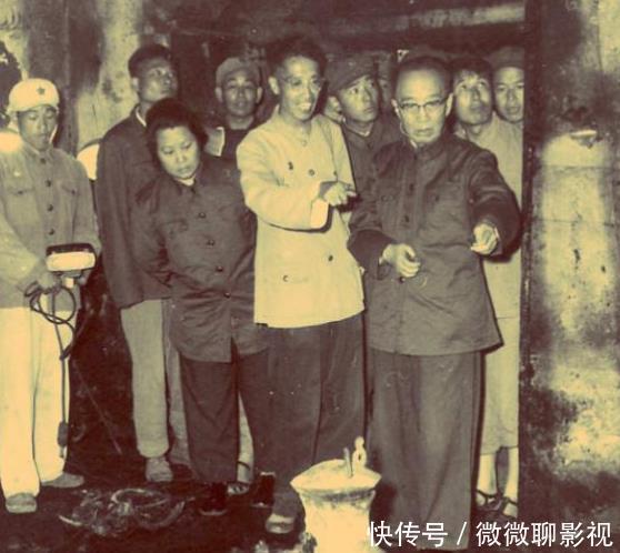 重现万历皇帝陵墓发掘现场:棺椁内摆满银锭,图4无价珍品被丢弃