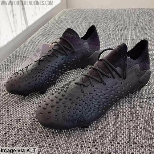 全黑配色adidas Predator Freak足球鞋实物曝光