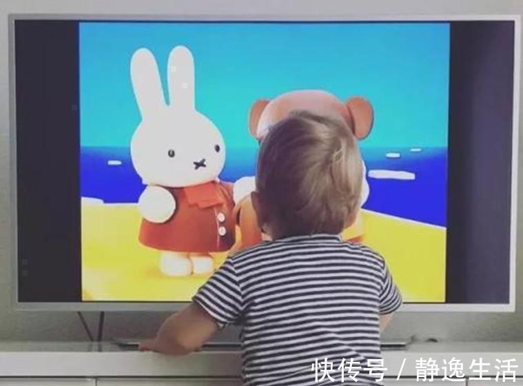 电视屏幕|从小爱看电视的孩子,和不看电视的孩子,长大后有3大明显区别