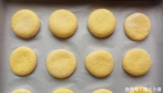 不用烤箱不用电饭煲,这样做好的面包,个个蓬松暄软,好吃极了