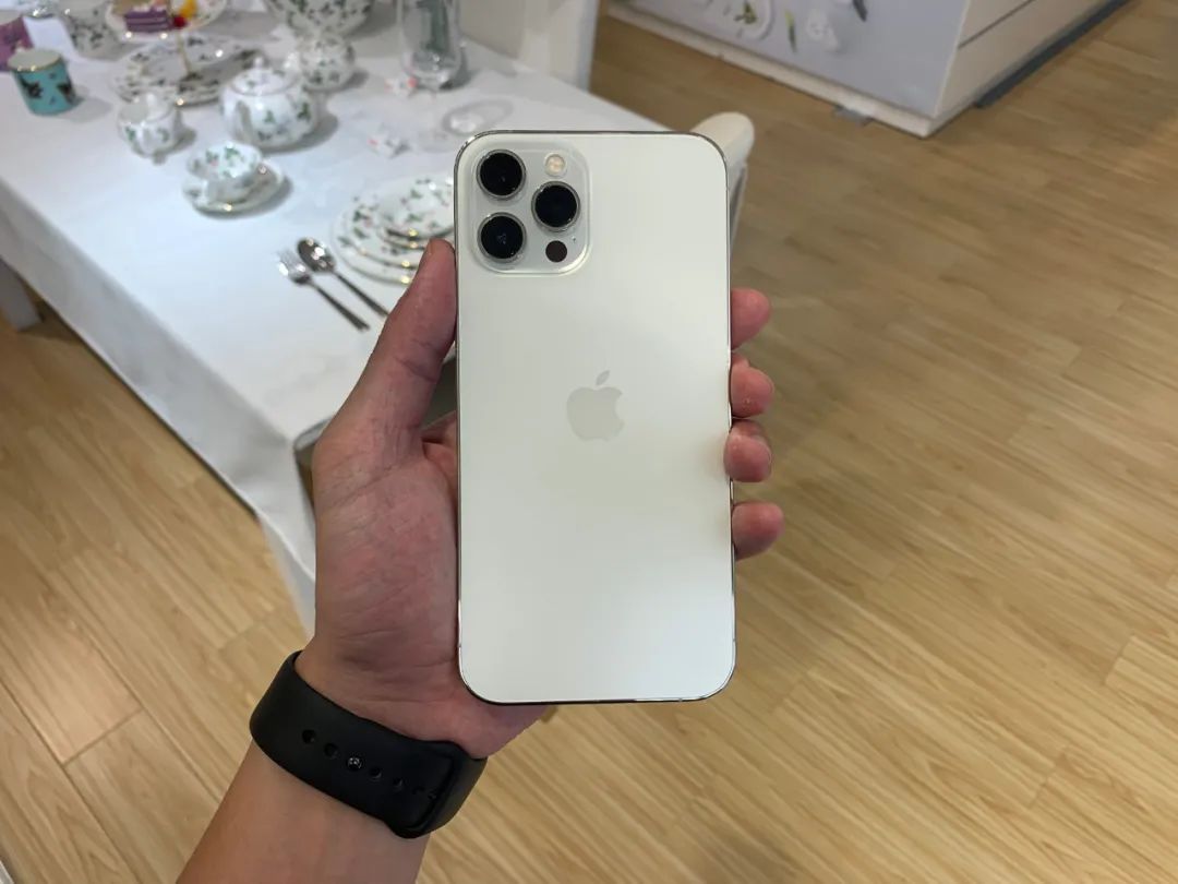 iPhone12|安卓就是个弟弟，iPhone12 Pro Max深度上手！