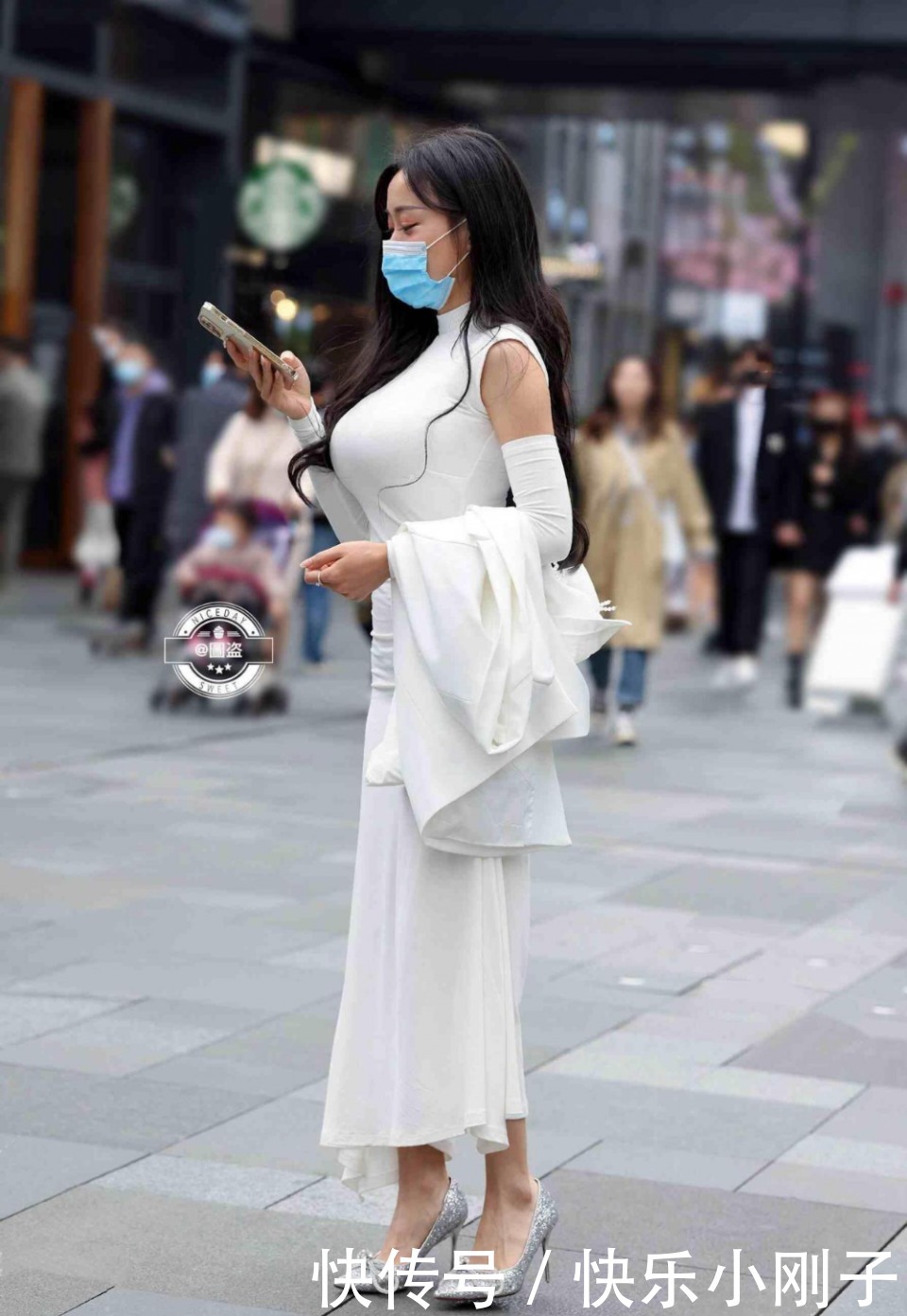 搭配|胯宽的连衣裙美女，简单搭配就能让造型美感进阶，特别好看