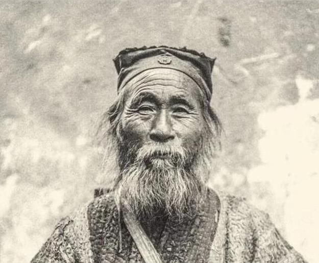 古代道士的老照片:个个道骨仙风,图五是华山比武。