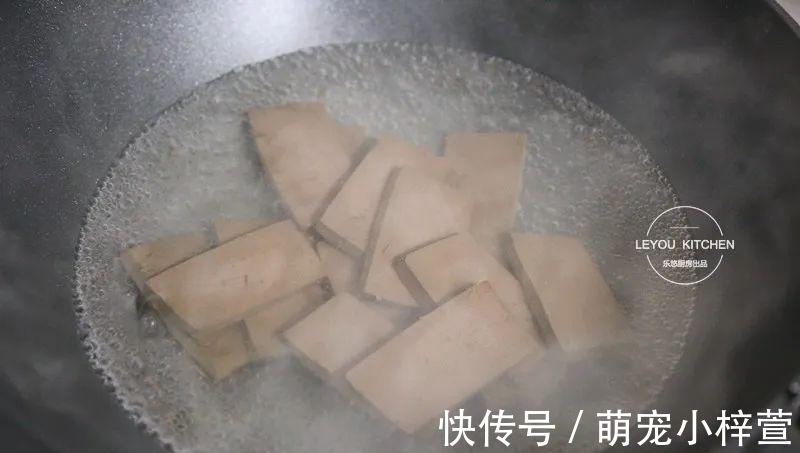 香葱|天冷时，一定要吃这一锅，酸爽开胃，没放肉，却比肉还好吃