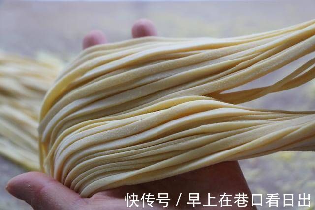 劲道|面条别再买了,教你在家做,劲道好吃,干净卫生,而且做法真简单