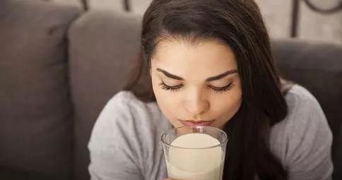 宁心安神|农村一野果是失眠的“克星”, 晚上喝水泡几粒, 一觉睡到自然醒