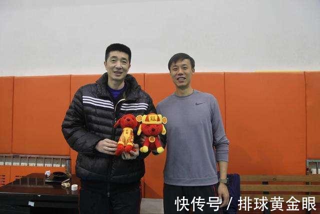 安家杰|山东女排换帅!李岩龙下课安家杰接手,球迷盼下届联赛冲击四强