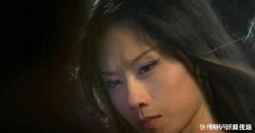 葵花宝典!金庸武侠十大邪门功法,葵花宝典才排第三,第一却被傻子练成