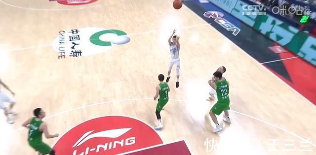杨鸣|大胜16分!赵继伟25加9带飞辽宁,杨鸣不满防守场边怒吼一人弃用
