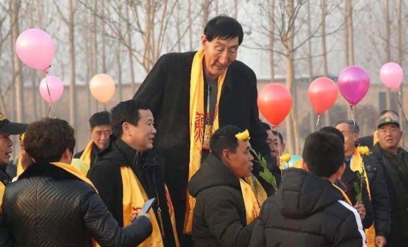 鲍喜|我国第一巨人鲍喜顺,不顾医生劝阻生下孩子,如今怎样了?