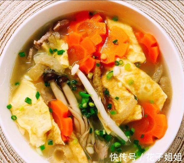 低脂|减脂汤推荐肉皮鲜菇粉丝汤,丝瓜鸡蛋豆腐汤,西兰花鸡蛋豆腐汤!